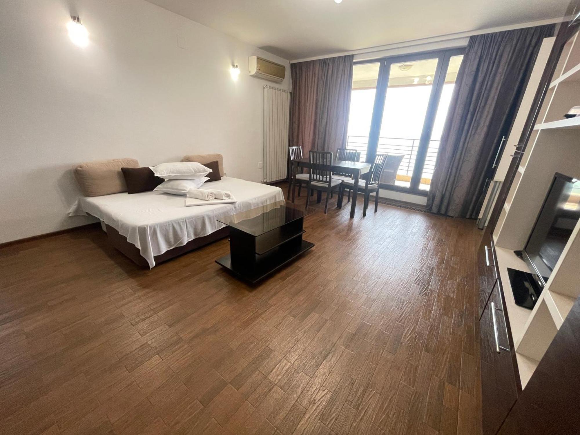 Lake Boutique Royal Apartment Mamaia
